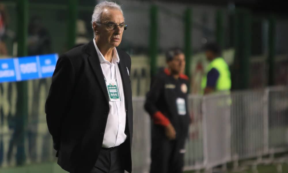 El entrenador Jorge Fossati. EFE/ Weimer Carvalho