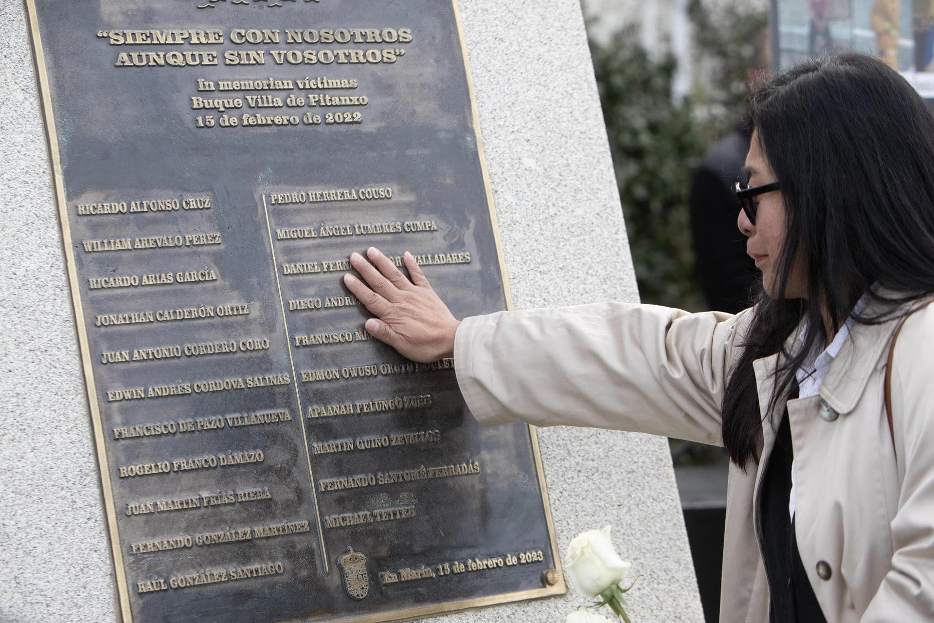 Foto de archivo de una placa con los nombres de los 21 marineros fallecidos en el naufragio del 'Villa de Pitanxo'. EFE/ Salvador Sas