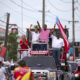 Fotografía donde aparece el candidato a la gobernación por el Partido Popular Democrático, Jesús Manuel Ortiz (c), durante su cierre de campaña en el Municipio de Carolina (Puerto Rico). EFE/ Thais Llorca