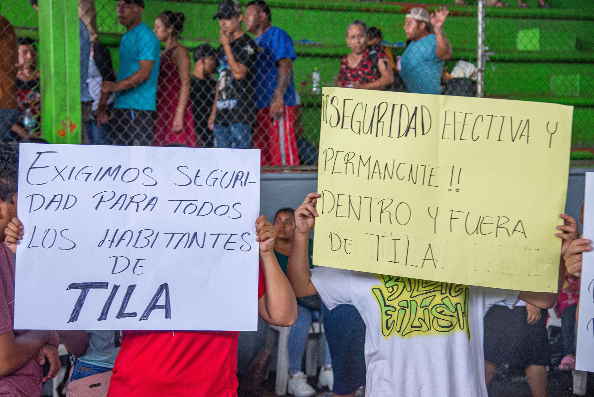 Pobladores de la etnia Chol, se manifiestan este miércoles en la comunidad de Tila, municipio de Yajalón, estado de Chiapas (México). EFE/Carlos López