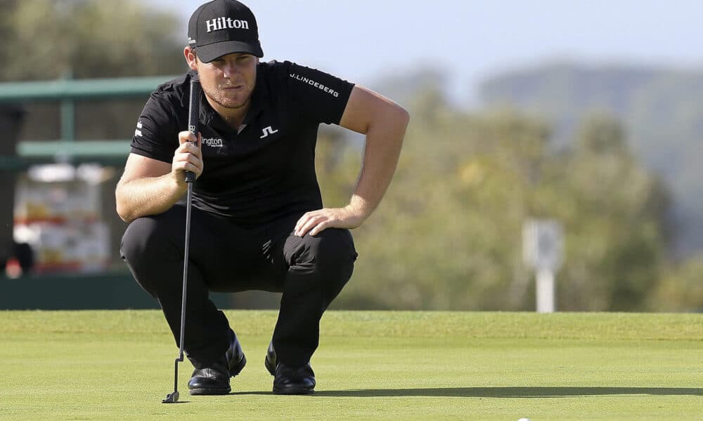 Fotografía de archivo en la que se registró al golfista británico Tyrrell Hatton, quien este domingo, 23 de junio, ganó el torneo LIV Nashville. EPA/Luis Forra