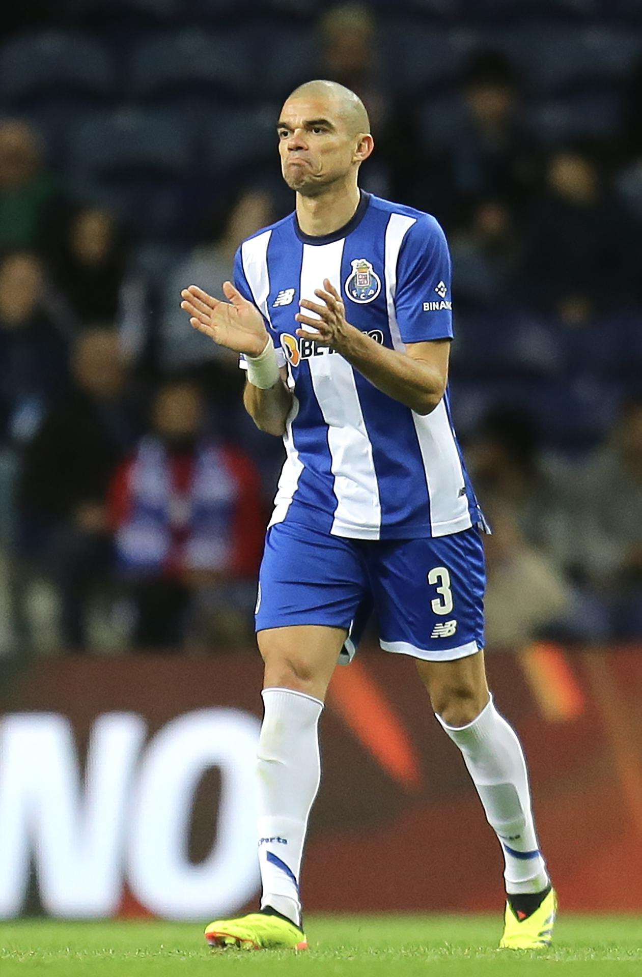 El jugador del Oporto, Pepe, durante un partido ante el Vitoria de Guimaraes. EFE/EPA/MANUEL FERNANDO ARAUJO