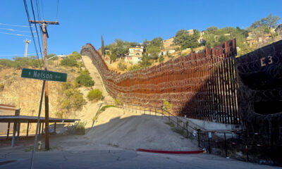 Fotografía que muestra el muro fronterizo que separa Sonora el 6 de Junio de 2024, México (d) de Arizona (EE.UU.). EFE/ María León