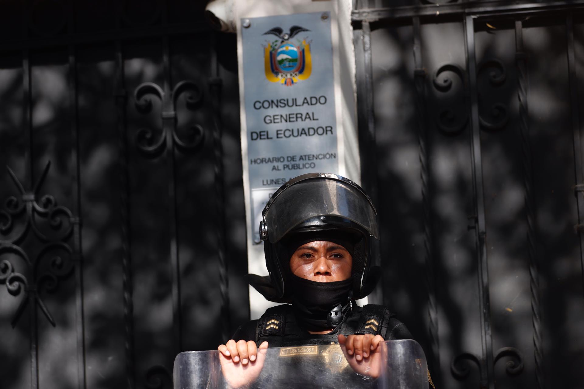 Imagen de archivo de policías de la Secretaria de Seguridad Pública en la Ciudad de México (México). EFE/Sáshenka Gutiérrez