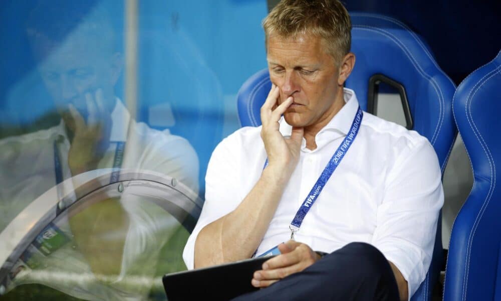 Fotografía de archivo en la que se registró al seleccionador del equipo nacional masculino de fútbol de Jamaica, el islandés Heimir Hallgrimsson. EFE/Shawn Thew