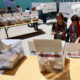 Ciudadanos emiten su voto en las elecciones generales mexicanas el domingo, en un colegio electoral en la ciudad de Toluca en el Estado de México (México). EFE/Felipe Gutiérrez