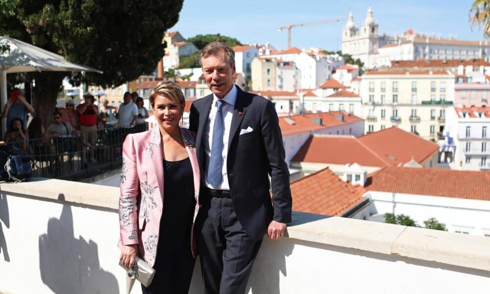 El gran duque Enrique de Luxemburgo y su mujer, María Teresa, en una foto de archivo en Lisboa (11/05/2022). EFE/EPA/ANTONIO PEDRO SANTOS