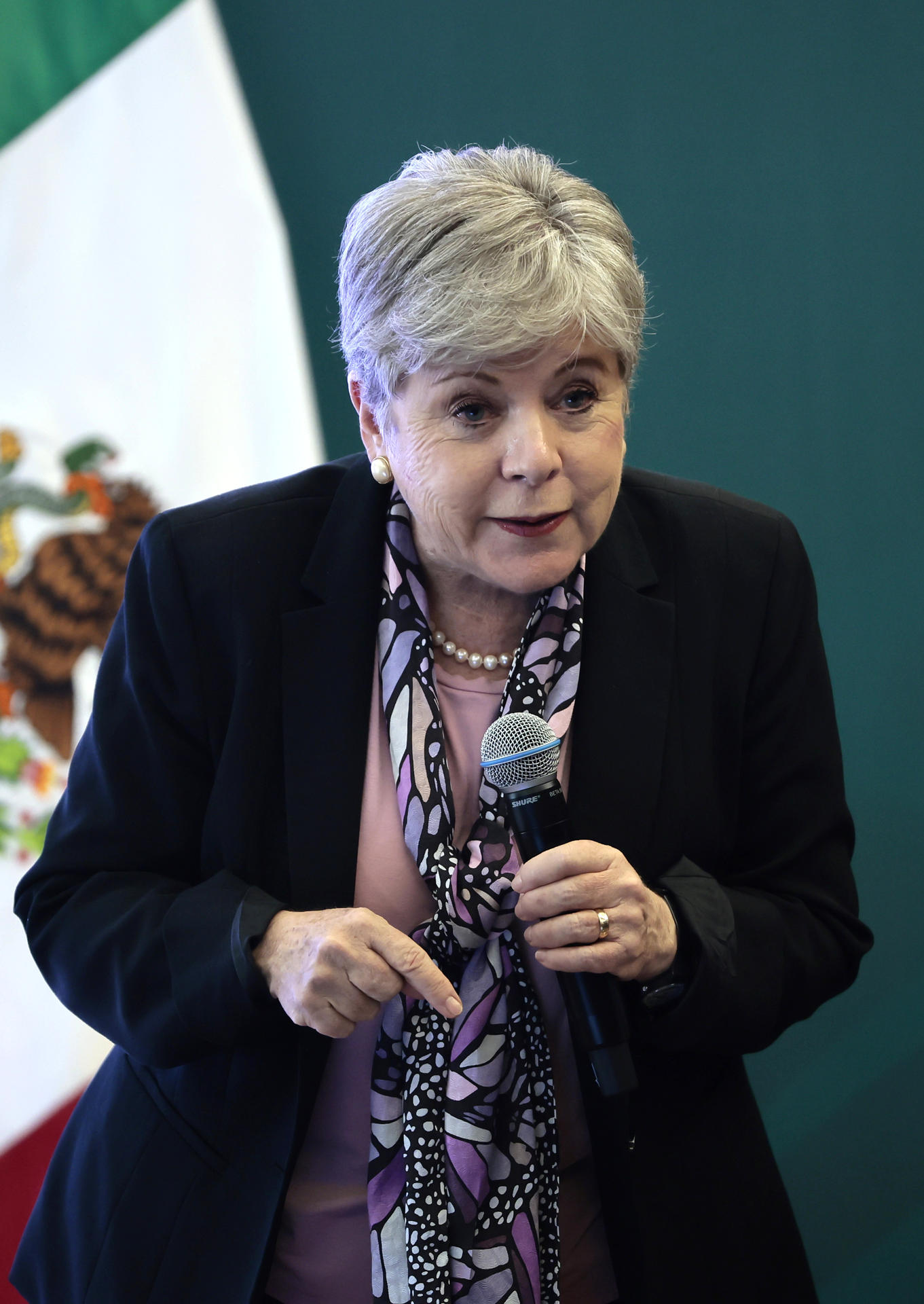 Imagen de archivo de la canciller mexicana Alicia Bárcena habla durante una rueda de prensa en Ciudad de México (México). EFE/ José Méndez