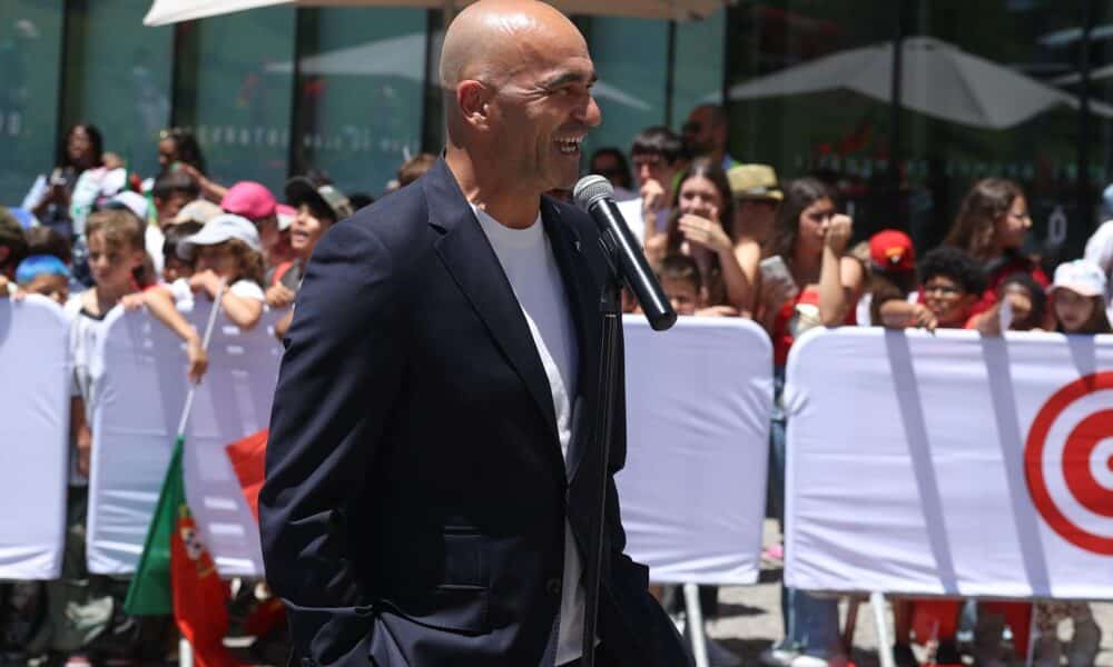 El seleccionador de Portugal Roberto Martínez en Oeiras. La selección portuguesa partió hoy hacia Alemania para disputar las Eurocopa. EFE/EPA/TIAGO PETINGA