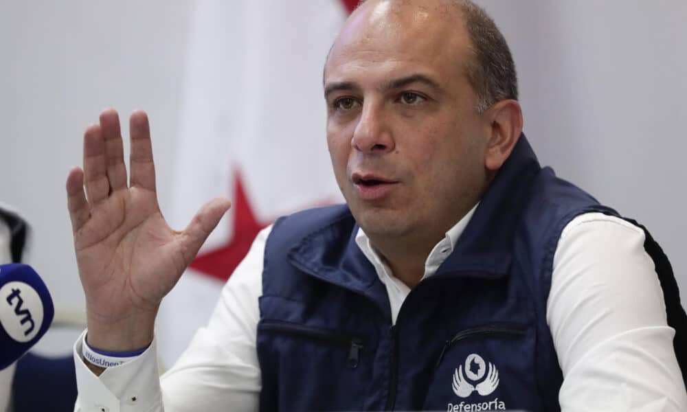 Fotografía de archivo del 12 de abril de 2023 del defensor del pueblo de Colombia, Carlos Camargo, durante un acto en Ciudad de Panamá (Panamá). EFE/Bienvenido Velasco