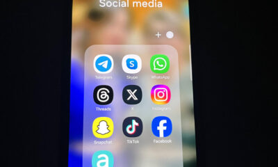 Fotografía que muestra una carpeta de las redes sociales abierta en un teléfono móvil el 18 de junio de 2024 en Miami, Florida (EE.UU.). EFE/Latif Kassidi