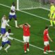 Maximilian Wöber, defensa de la selección austriaca, muestra su decepción tras marcar gol en propia puerta ante Francia. EFE/EPA/GEORGI LICOVSKI