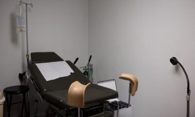 Fotografía de archivo donde aparece una sala de procedimiento de revisión para realizar un aborto. EFE/EPA/ALLISON DINNER
