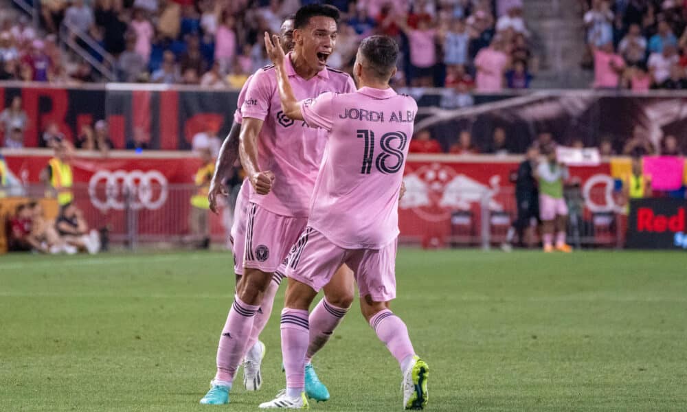 Fotografía de archivo en la que se registró una de las celebraciones del defensor espáñol Jordi Alba con el Inter Miami, durante un partido de la MLS, en el estadio Red Bull Arena de Harrison (Nueva Jersey, EE.UU.). EFE/Ángel Colmenares