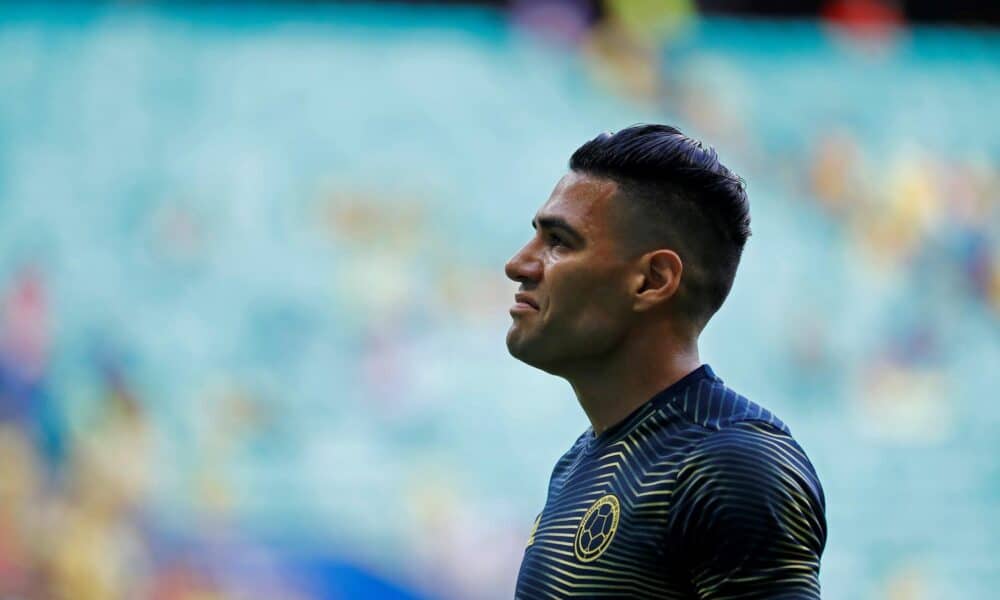 Fotografía de archivo en la que se registró al delantero colombiano Radamel Falcao García, durante un partido de la Copa América de 2019, en Salvador Bahía (Brasil). Falcao llegó a un acuerdo para actuar con Millonarios de Bogotá, el club del que es hincha y en el que estuvo en su etapa formativa. EFE/Raul Spinassé