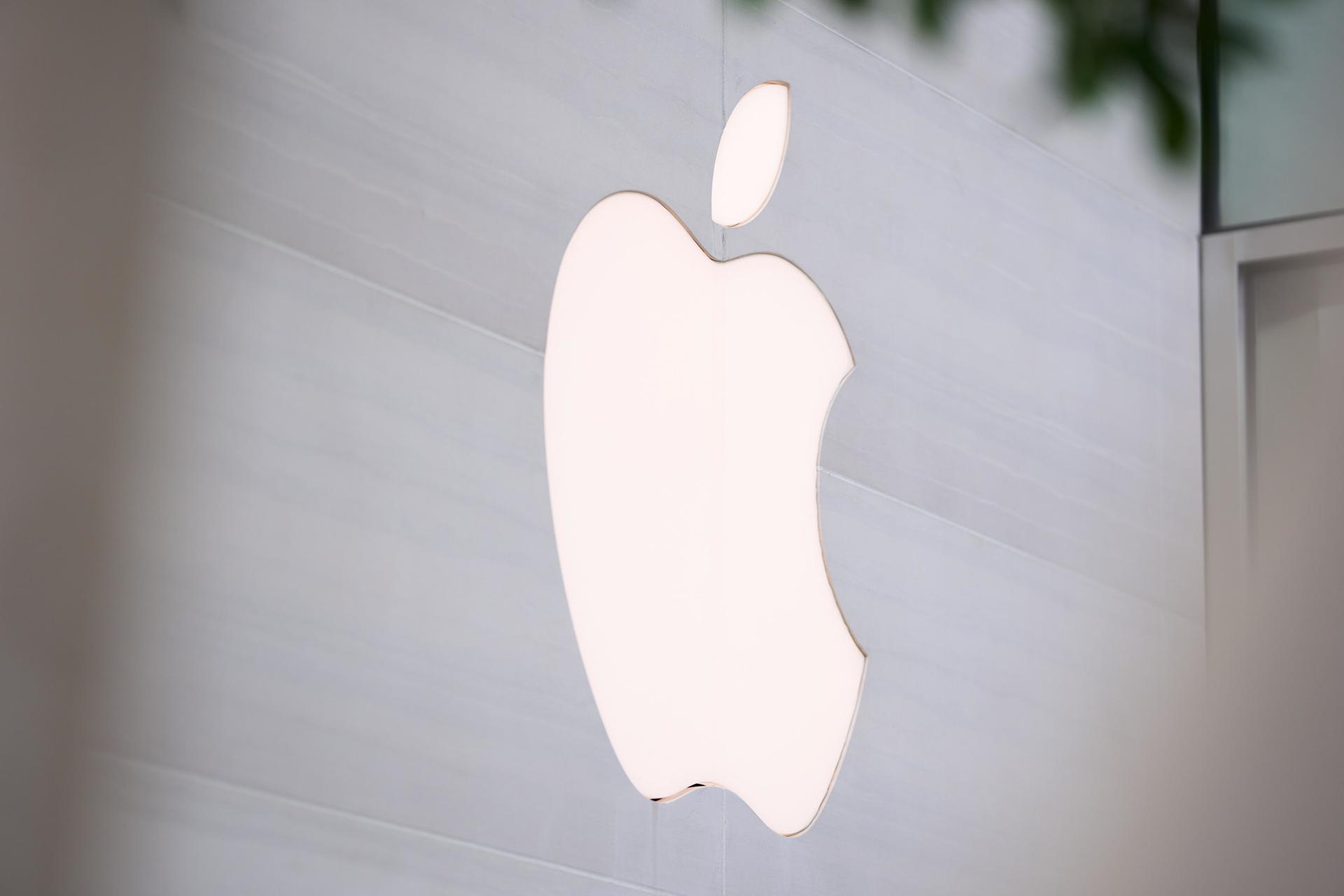 Fotografía de archivo del logo de Apple. EFE/EPA/ALLISON DINNER