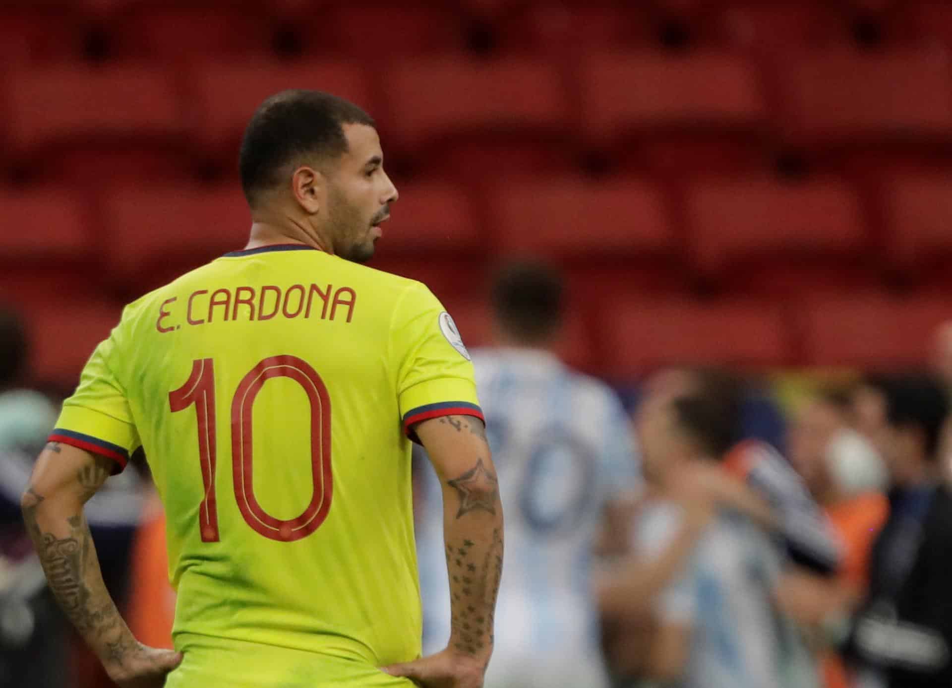 Fotografía de archivo, tomada en julio de 2021, en la que se registró al centrocampísta colombiano Edwin Cardona, al actuar con la selección de fútbol de su país, durante un partido de la Copa América, en Brasilia (Brasil). EFE/Joedson Alves