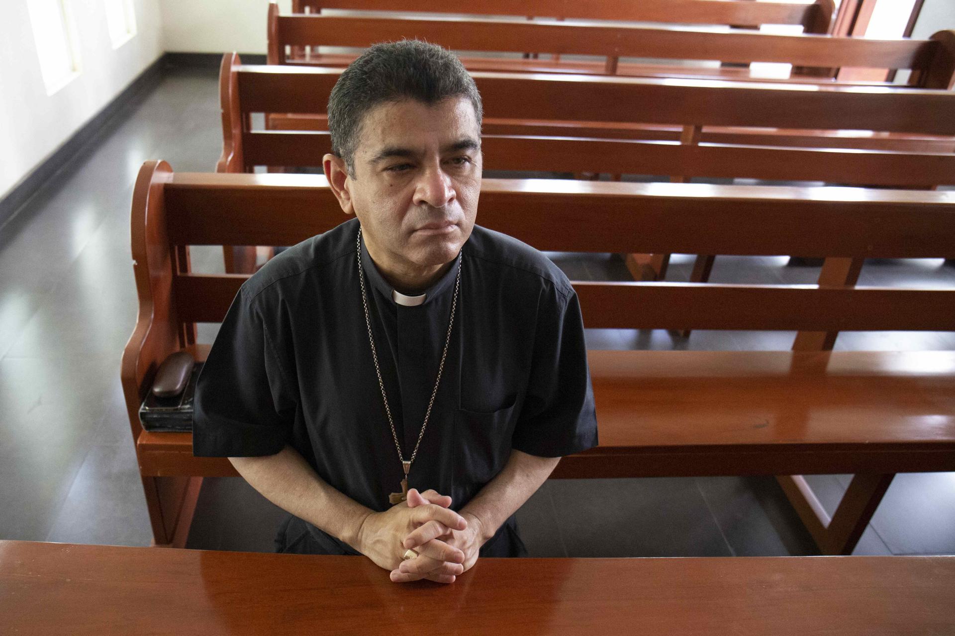 Fotografía de archivo del obispo nicaragüense Rolando Álvarez. EFE/ Jorge Torres
