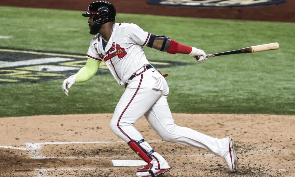 Fotografía de archivo en la que se registró al dominicano Marcell Ozuna, jardinero izquierdo de los Bravos de Atlanta, quien aportó un jonrón de tres carreras en el triunfo a domicilio de su equipo 6-8 sobre los Filis de Filadelfia en la MLB. EFE/Tannen Maury