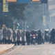 Integrantes de la Policía Nacional Bolivariana (PNB) enfrentan a manifestantes opositores el lunes 29 de julio de 2024, durante una protesta contra de los resultados de las elecciones presidenciales en Caracas (Venezuela). EFE/ Ronald Peña R.