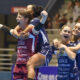 El equipo brasileño Stein Cascavel celebra un gol en la semifinal de la Copa Libertadores de Futsal Femenino, que disputó contra el boliviano Always Ready en el polideportivo de Quillacollo, este sábado, en Quillacollo (Bolivia). EFE/ Jorge Abrego