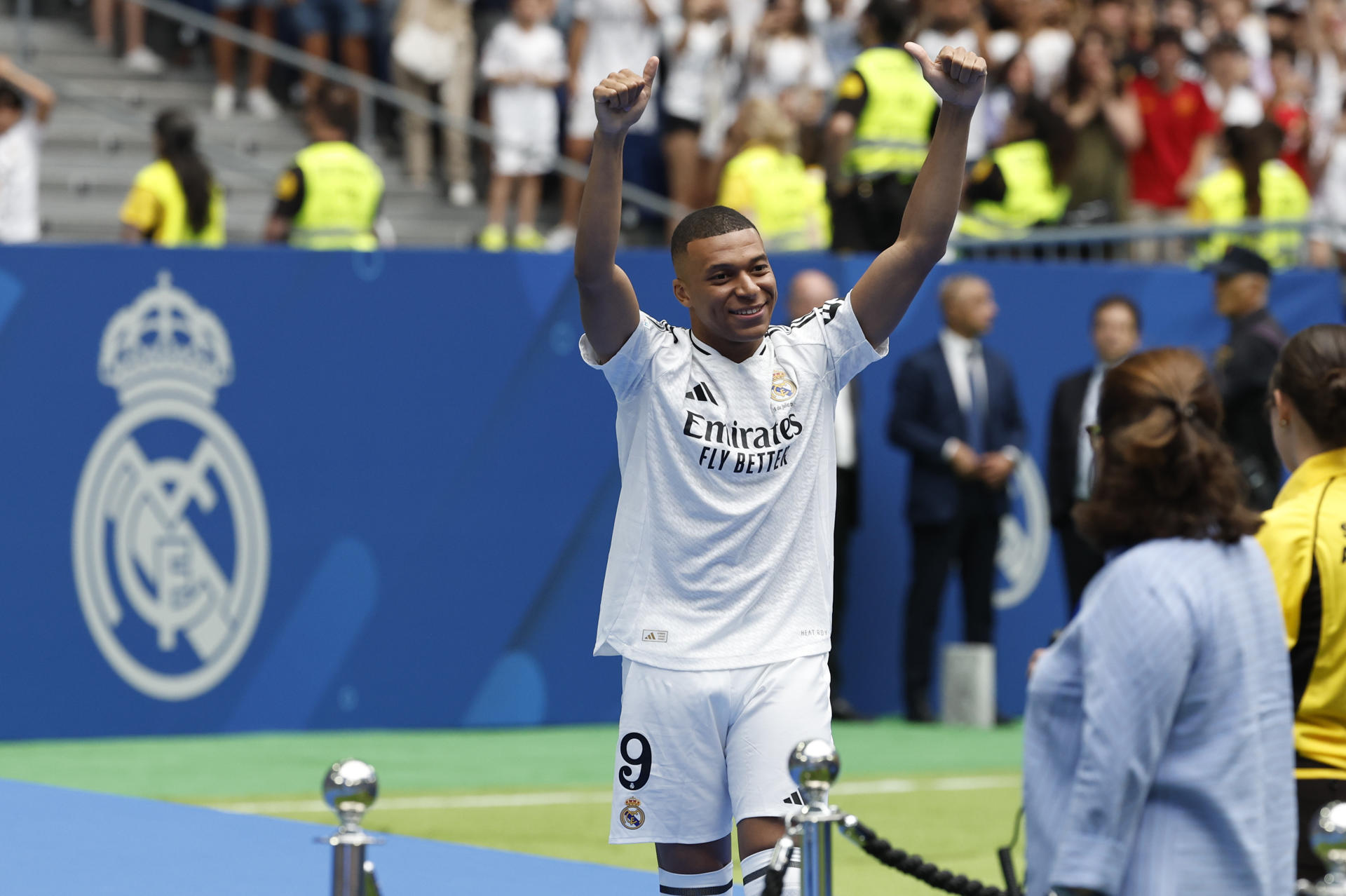 Presentación del francés Kylian Mbappé como nuevo jugador del Real Madrid. EFE/Chema Moya