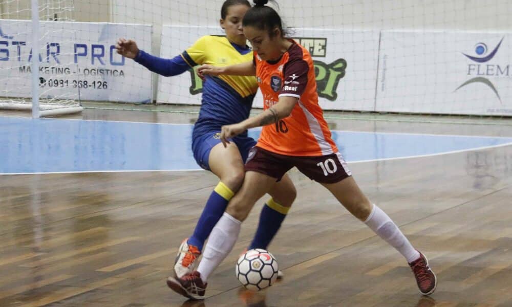 Fotografía de archivo en la que se registró un instante de la final de la Copa Libertadores de fútbol sala femenino 2017, en Luque (Paraguay). EFE/Andrés Cristaldo