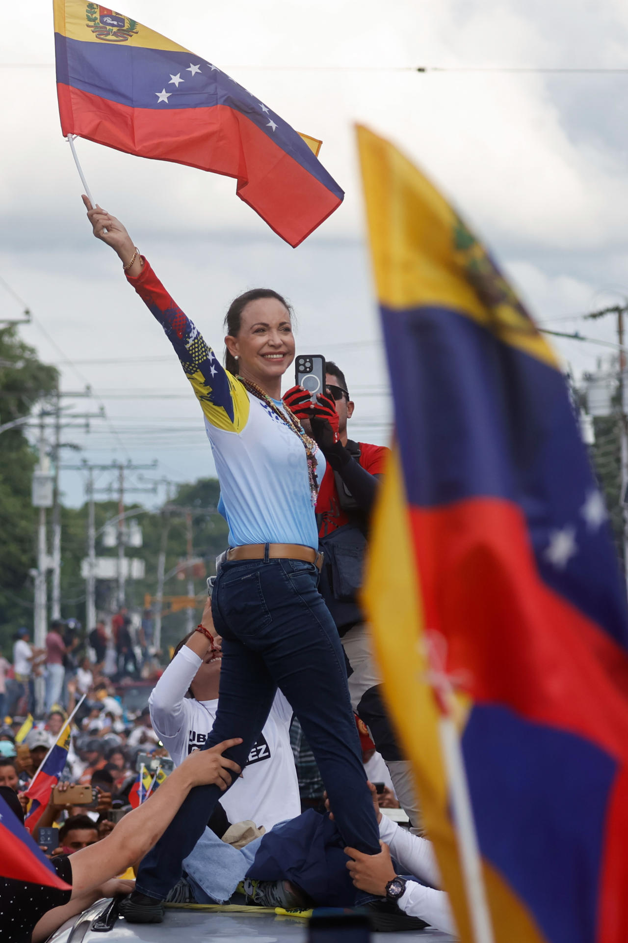 La líder opositora venezolana María Corina Machado participa este 17 de julio de 2024 de un recorrido político en Guanare, estado Portuguesa (Venezuela). EFE/ Miguel Gutiérrez
