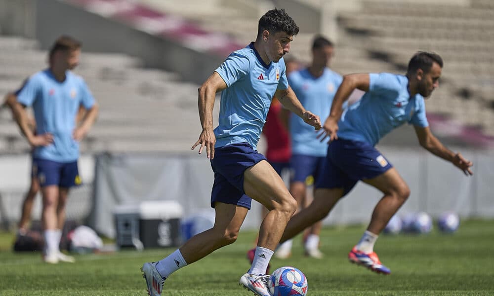 Los jugadores de España durante el entrenamiento que el combinado nacional lleva a cabo este viernes para preparar su partido de los Juegos Olímpicos de París 2024, ante REpública Dominicana, del próximo sábado. EFE/ RFEF/SOLO USO EDITORIAL/SOLO DISPONIBLE PARA ILUSTRAR LA NOTICIA QUE ACOMPAÑA (CRÉDITO OBLIGATORIO)