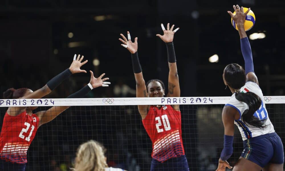 Las 'Reinas del Caribe' dominicanas no pudieron superar su primer obstáculo en los Juegos Olímpicos de París y cayeron por 3-1 (25-19, 24-26, 25-21 y 25-18) ante Italia. EFE/EPA/MAST IRHAM