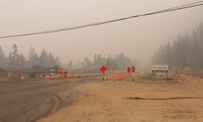 Fotografía de archivo del humo provocado por los incendios forestales en agosto del año pasado en Brisith Columbia (Canadá). EFE/EPA/JACKIE DIVES