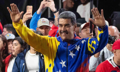 El presidente de Venezuela, Nicolás Maduro, celebra tras conocer los resultados de las elecciones presidenciales este lunes, en Caracas (Venezuela). EFE/ Ronald Peña R.