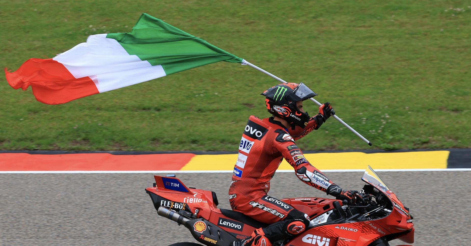El piloto italiano Pecco Bagnaia (Ducati Lenovo), durante el Gran Premio de Alemania de MotoGP. EFE/EPA/MARTIN DIVISEK