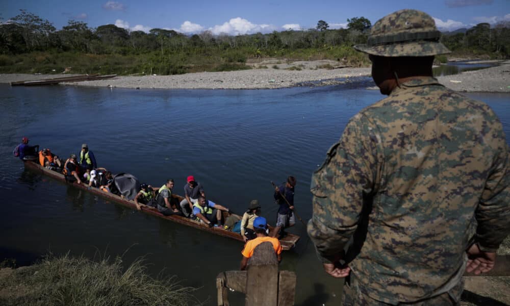 Las fuerzas de seguridad panameñas informaron que encontraron los cuerpos de diez migrantes "que fallecieron ahogados" en una zona del Caribe de Panamá. Fotografía de archivo. EFE/ Bienvenido Velasco