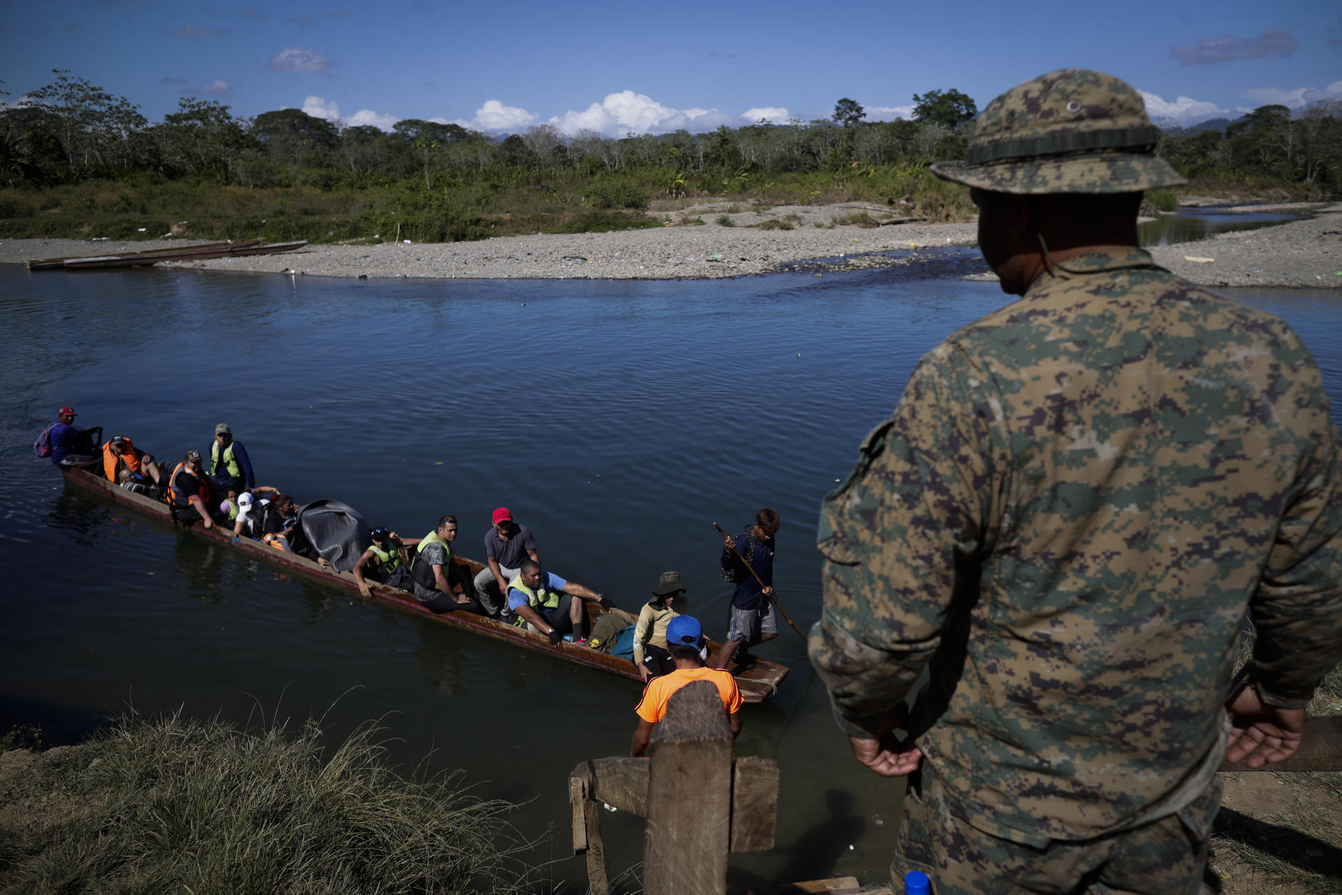 Las fuerzas de seguridad panameñas informaron que encontraron los cuerpos de diez migrantes "que fallecieron ahogados" en una zona del Caribe de Panamá. Fotografía de archivo. EFE/ Bienvenido Velasco