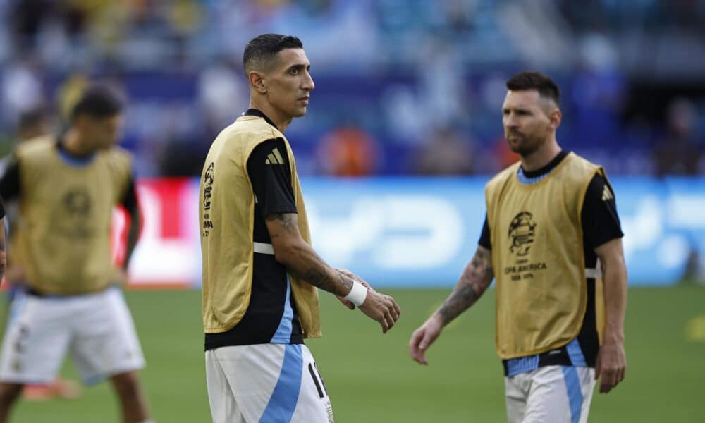 Angel Di Maria (I) y Lionel Messi de Argentina (D) durante los calentamientos de la final de la Copa América. EFE/EPA/CJ GUNTHER