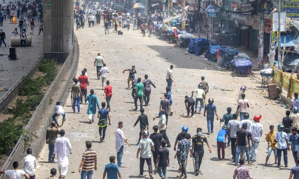 Imagen de las protestas estudiantiles en Bangladés. EFE/EPA/MONIRUL ALAM