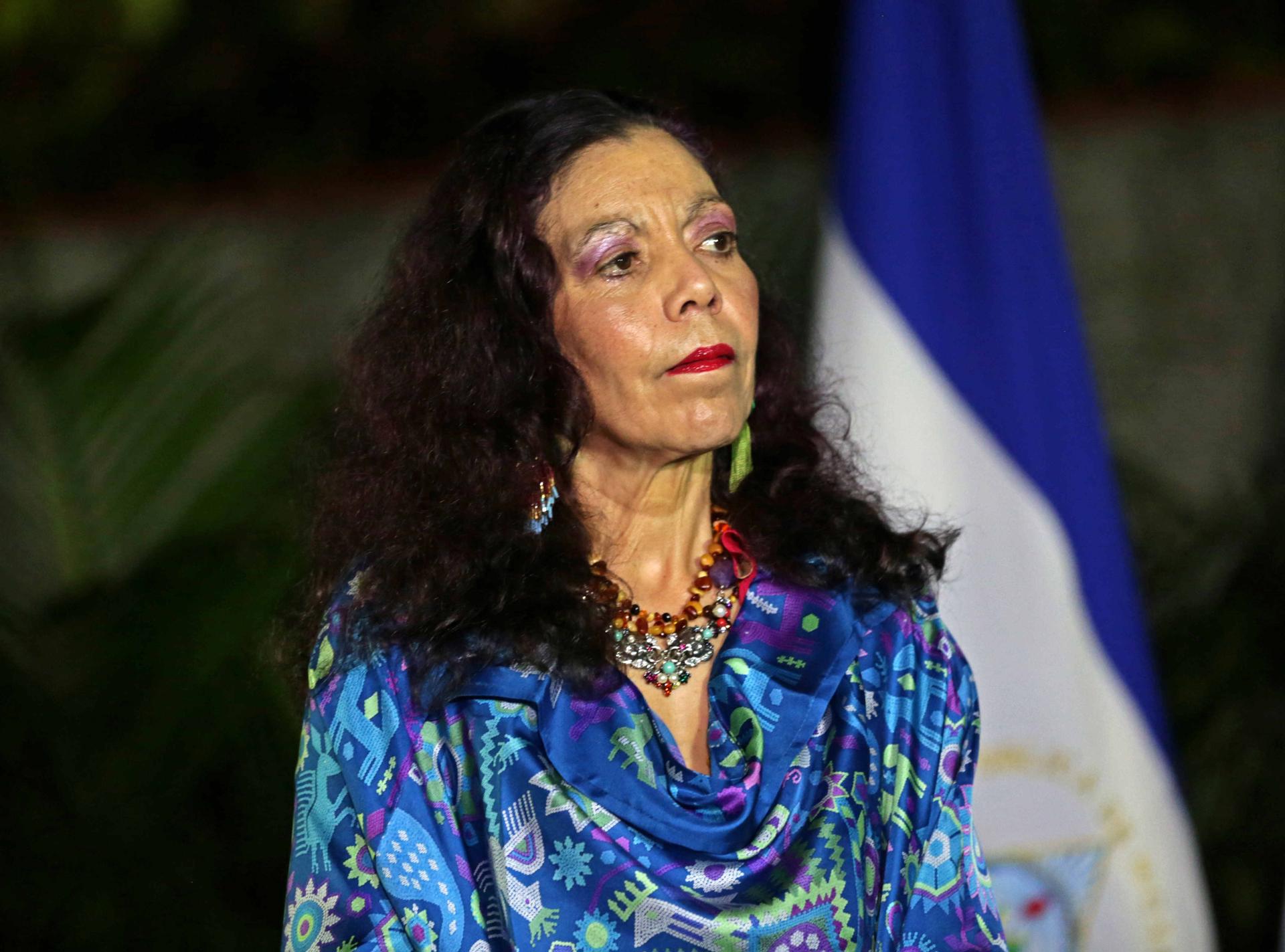 Fotografía de archivo fechada el 6 de noviembre de 2016 que muestra a la vicepresidenta nicaragüense, Rosario Murillo, durante un acto en Managua (Nicaragua). EFE/Jorge Torres