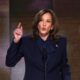 La candidata presidencial demócrata Kamala Harris durante su discurso este jueves en la última noche de la Convención Nacional Demócrata (DNC, en inglés) en el United Center en Chicago, Illinois, EE.UU., EFE/EPA/MICHAEL REYNOLDS