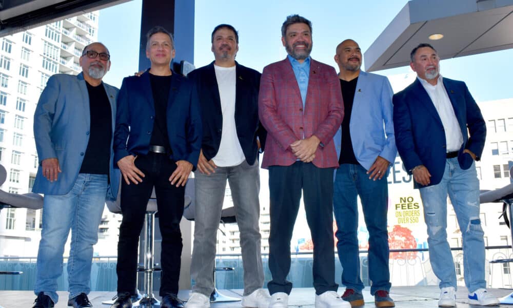 La banda Intocable posa durante una rueda de prensa en Museo del Grammy, este martes en Los Ángeles (Estados Unidos). EFE/ Mónica Rubalcava