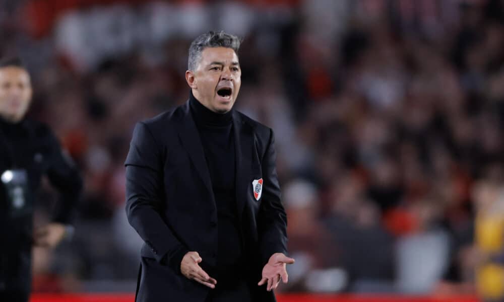 El entrenador de River Plate, Marcelo Gallardo, reacciona en un partido de su equipo en el estadio Más Monumental de Buenos Aires (Argentina). EFE/Juan Ignacio Roncoroni