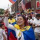 Ciudadanos venezolanos se reúnen a la espera de los resultados de las elecciones presidenciales en su país, el domingo 28 de julio de 2024, en Queens, en Nueva York (Estados Unidos). EFE/ Angel Colmenares