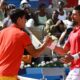 Novak Djokovic y Carlos Alcaraz tras la final individual masculina de tenis de los Juegos Olímpicos de París 2024 este domingo, en la capital gala. EFE/EPA/CAROLINE BLUMBERG