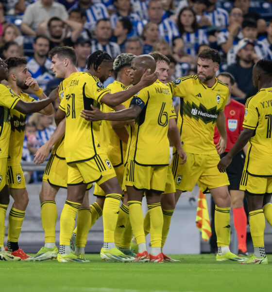 Fotografía de archivo en la que se registró una celebración de jugadores del club estadounidense de fútbol Columbus Crew. EFE/Miguel Sierra