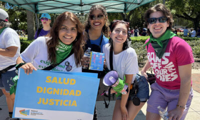 Fotografía del 13 de abril cedida por el Instituto Nacional para la Justicia Reproductiva de las Latinas (Latina Institute) de personas posando en un evento a favor del aborto en Miami (Estados Unidos). EFE/ Latina Institute /SOLO USO EDITORIAL/SOLO DISPONIBLE PARA ILUSTRAR LA NOTICIA QUE ACOMPAÑA (CRÉDITO OBLIGATORIO)