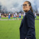 Imagen de archivo de la entrenadora de Rayadas Amelia Valverde durante un partido celebrado en el estadio BBVA en Monterrey (México). EFE/ Miguel Sierra