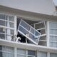 Desperfectos en el hotel Hilton de la ciudad australiana de Cairns, donde en la madrugada del lunes colisionó un helicóptero contra el edificio.
EFE/EPA/BRIAN CASSEY AUSTRALIA AND NEW ZEALAND OUT