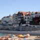 En la imagen de archivo, playa de la Ribera en la bahía de los pescadores de Cascais. EFE/Claudia Munaiz.