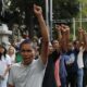 Activistas, familiares y compañeros de los 43 estudiantes desaparecidos de la Escuela Normal "Isidro Burgos" de Ayotzinapa participan en una marcha, este lunes en la Ciudad de México (México). EFE/Mario Guzmán