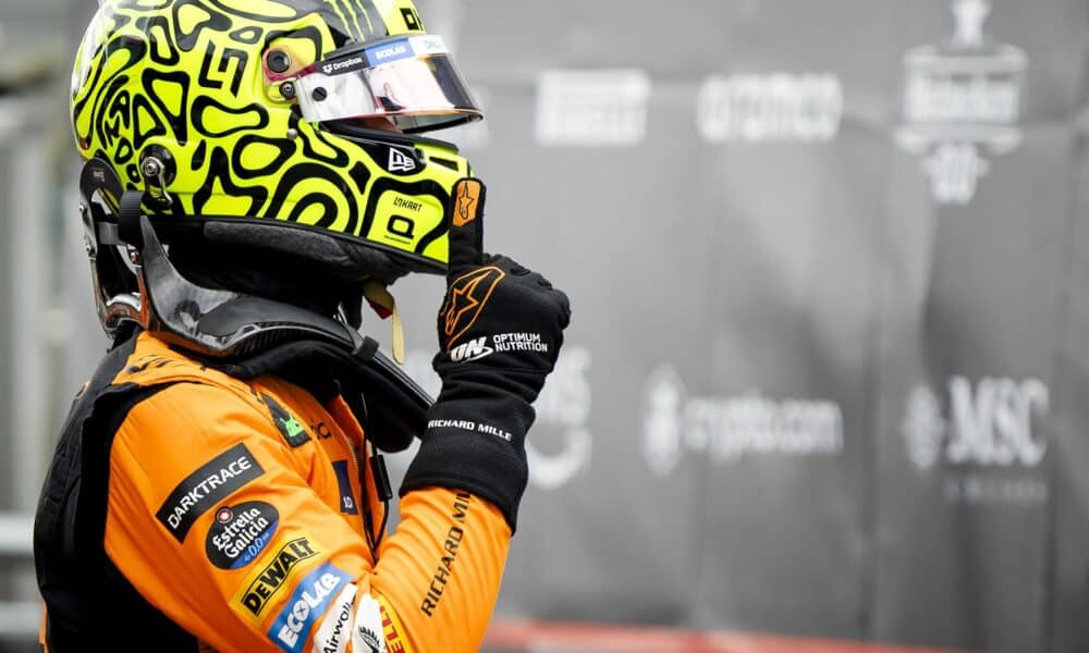 El piloto británico de McLaren, Lando Norris, celebra su pole en el Gran Premio de Países Bajos. EFE/EPA/SEM VAN DER WAL